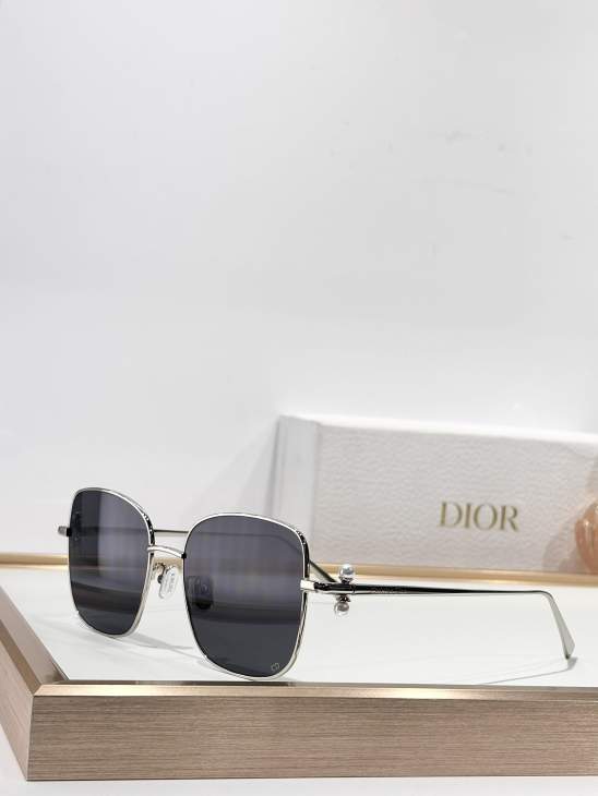 Picture of Dior Sunglasses _SKUfw76705620fw